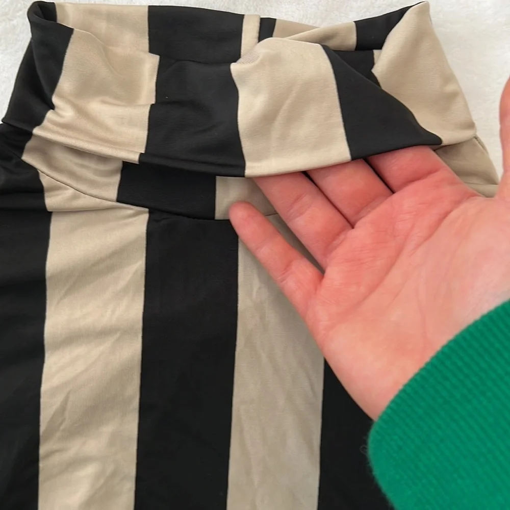 Milkway striped beige & black mockneck crop top - Picture 2 of 3